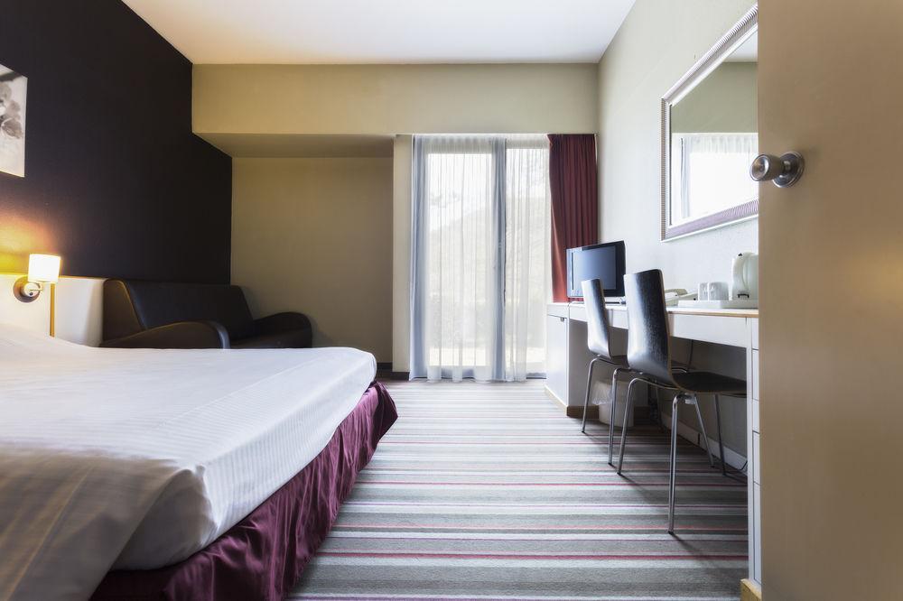 Hampton'S Hotel Namur Wépion Екстериор снимка